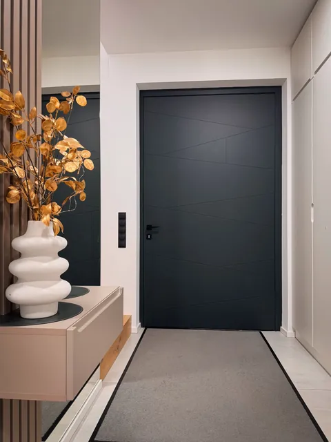 Ușa Pivot Superior 113 închisă, văzută din interior